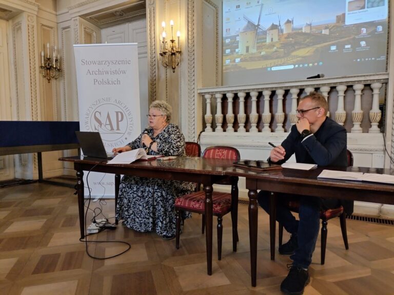 Udział Lubelskiego TG w II Sympozjum Archiwistów Rodzinnych w Warszawie