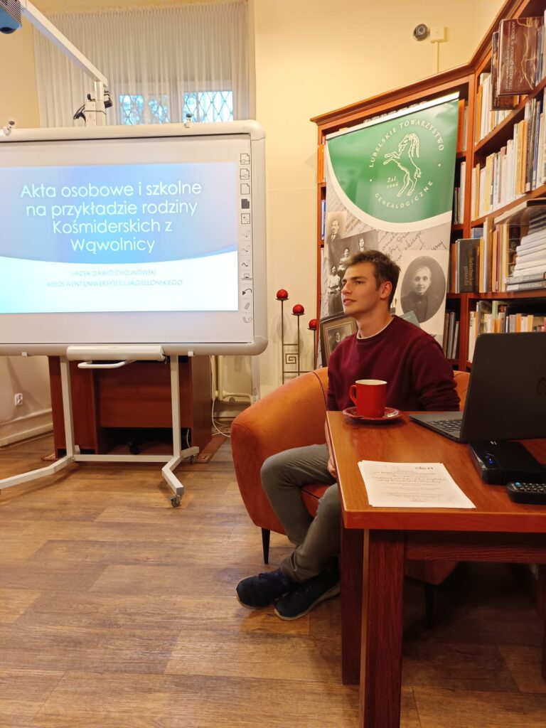 Współpraca z historykiem Jackiem Chojnowskim przy budowie Lubelskiej Bazy Uczniów.